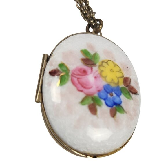 Vintage Enamel Floral Oval Locket Necklace With 24" Long Chain Gold Tone - Picture 2 of 8